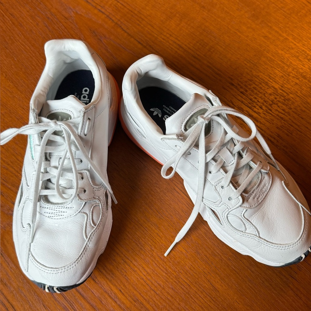 Adidas Classic White Lace-Up Sneakers - Torsion - Men's 8 / Women’s 9-9 1/2